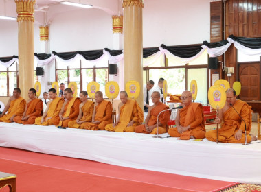 พิธีสวดพระพุทธมนต์และทำบุญตักบาตร เพื่ออุทิศถวายพระราชกุศล ... พารามิเตอร์รูปภาพ 2